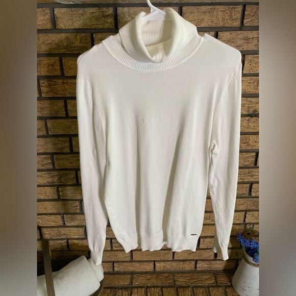 Calvin Klein ivory turtle neck - Picture 1 of 6